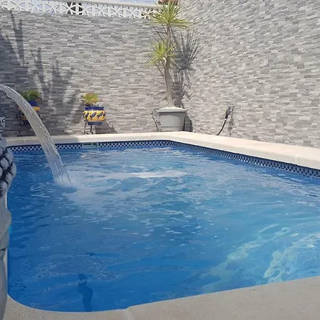Amazing With A Pool דירה